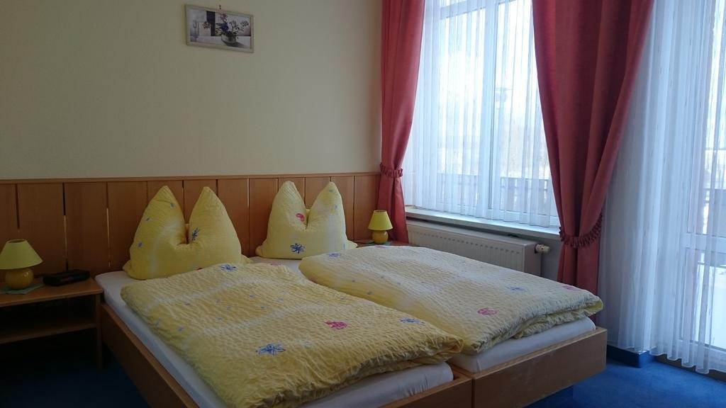 Pension Und Berggasthaus Kapellenstein Geyer ห้อง รูปภาพ