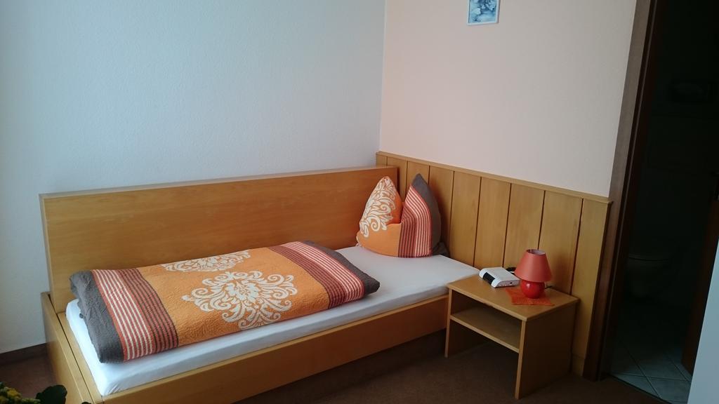 Pension Und Berggasthaus Kapellenstein Geyer ห้อง รูปภาพ